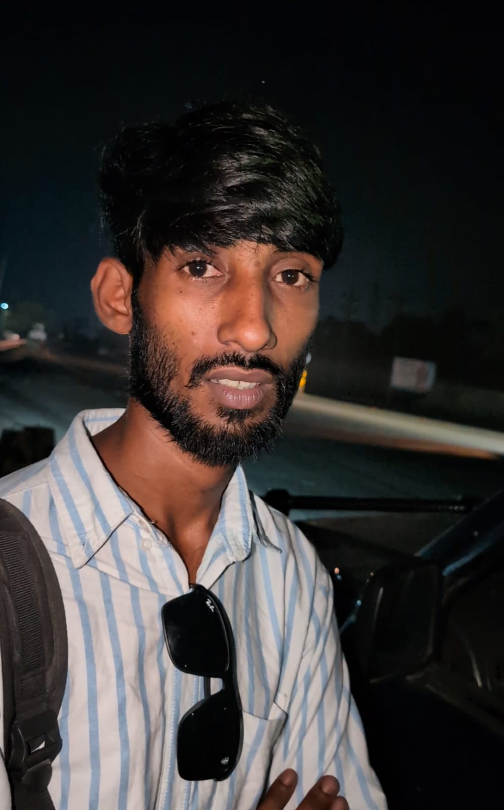 ধামরাইয়ে চেকপোস্টের একশ গজ দূরে ক্ষুর ঠেকিয়ে সর্বস্ব লুট