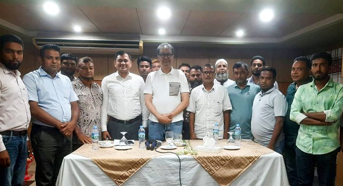বগুড়ায় ব্যবসা সম্প্রসারণ ও শিল্পায়ন নিয়ে দেশবন্ধু গ্রুপের মতবিনিময় সভা অনুষ্ঠিত