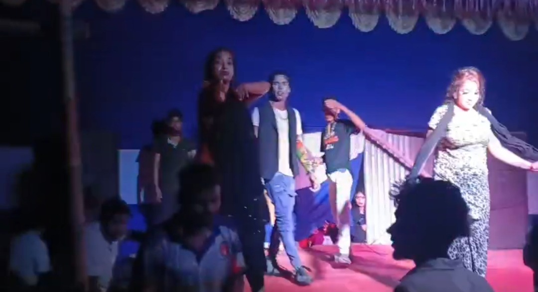 রাজবাড়ীতে তাঁত বস্ত্র শিল্প ও বাণিজ্য মেলার আড়ালে অশ্লীল নৃত্যের আসর : নীরব ভূমিকায় প্রশাসন