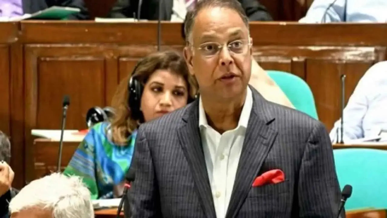 জ্বালানি সংকট নেই, অসাধু চক্র কৃত্রিম লাইনে বাজার অস্থির করছে