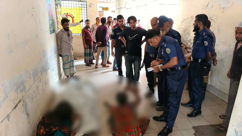 ঝালকাঠিতে ‘পারিবারিক বিরোধে’ যুবককে কুপিয়ে হত্যা