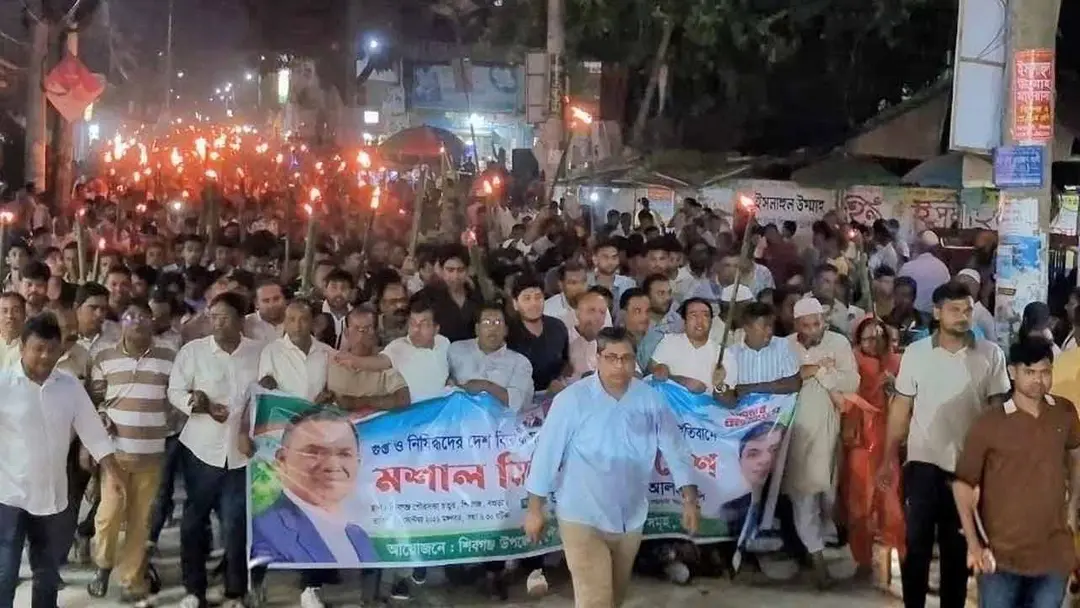 ফ্যাসিস্ট শেখ হাসিনাকে ফেরাতে গুপ্ত ও নিষিদ্ধদের ষড়যন্ত্র চলছে