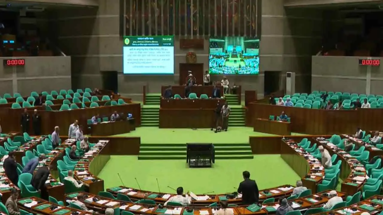 সংসদে তিন ইস্যুতে বিতর্ক : জ্বালানি সংকট-সার ডিলার-‘গুপ্ত’ রাজনীতি