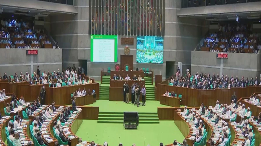 সংসদের অধিবেশন পর্যবেক্ষণে চার্চের যাজকরা