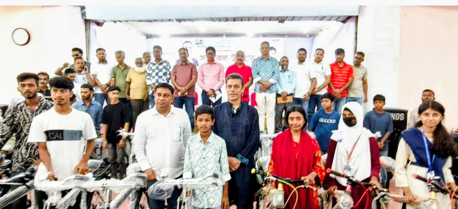 খুলনার আইনশৃঙ্খলা নিয়ন্ত্রণ ও শিল্প পুনরুদ্ধারের প্রত্যয় হুইপ বকুলের