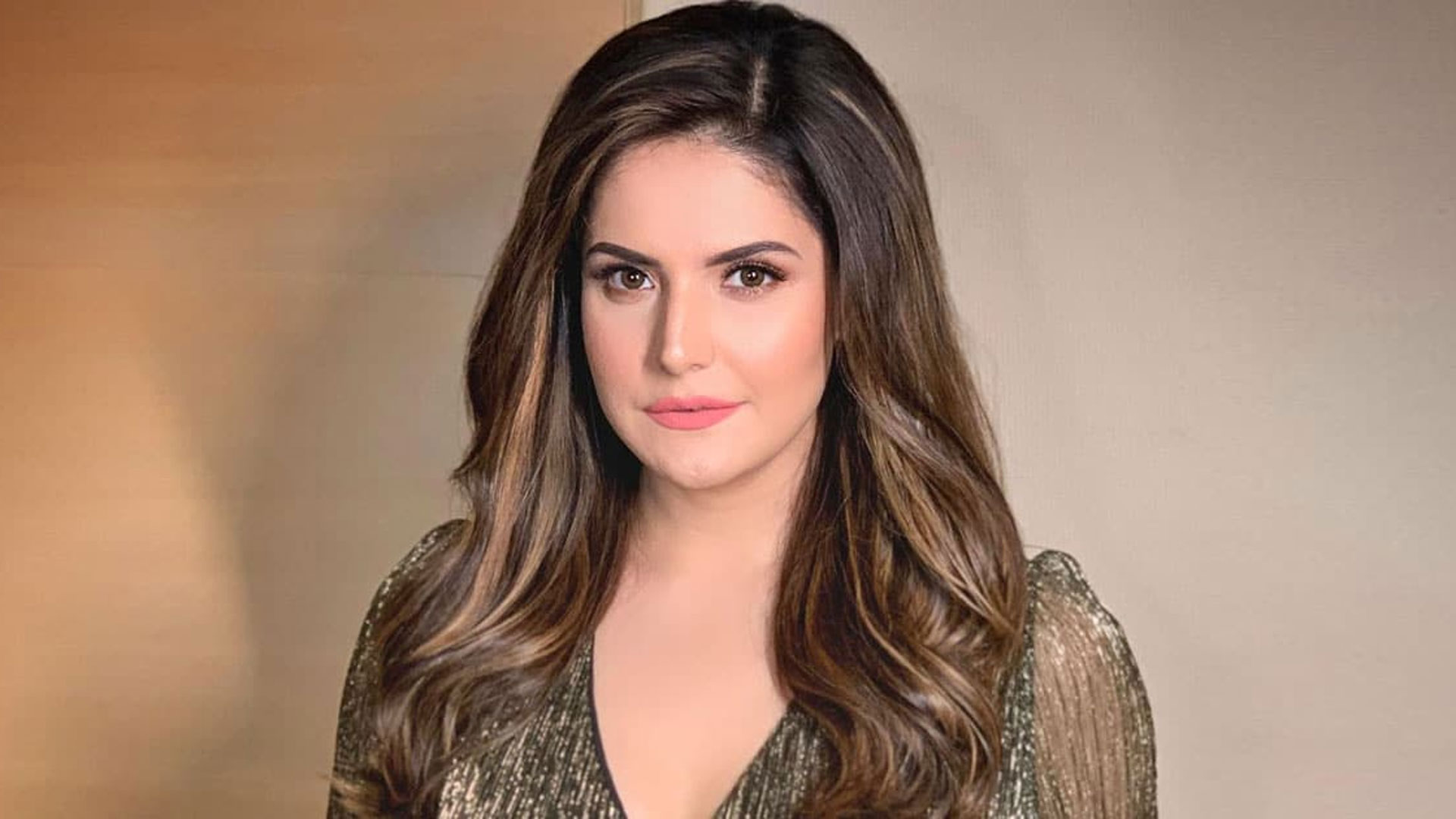 তিক্ত অভিজ্ঞতা নিয়ে পরিচালকের বিরুদ্ধে সরব জেরিন