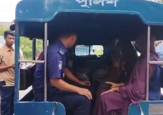 গাইবান্ধায় পর্নোগ্রাফি তৈরি ও ইন্টারনেটে ছড়িয়ে দেয়ার অভিযোগে নারীসহ গ্রেপ্তার-৪