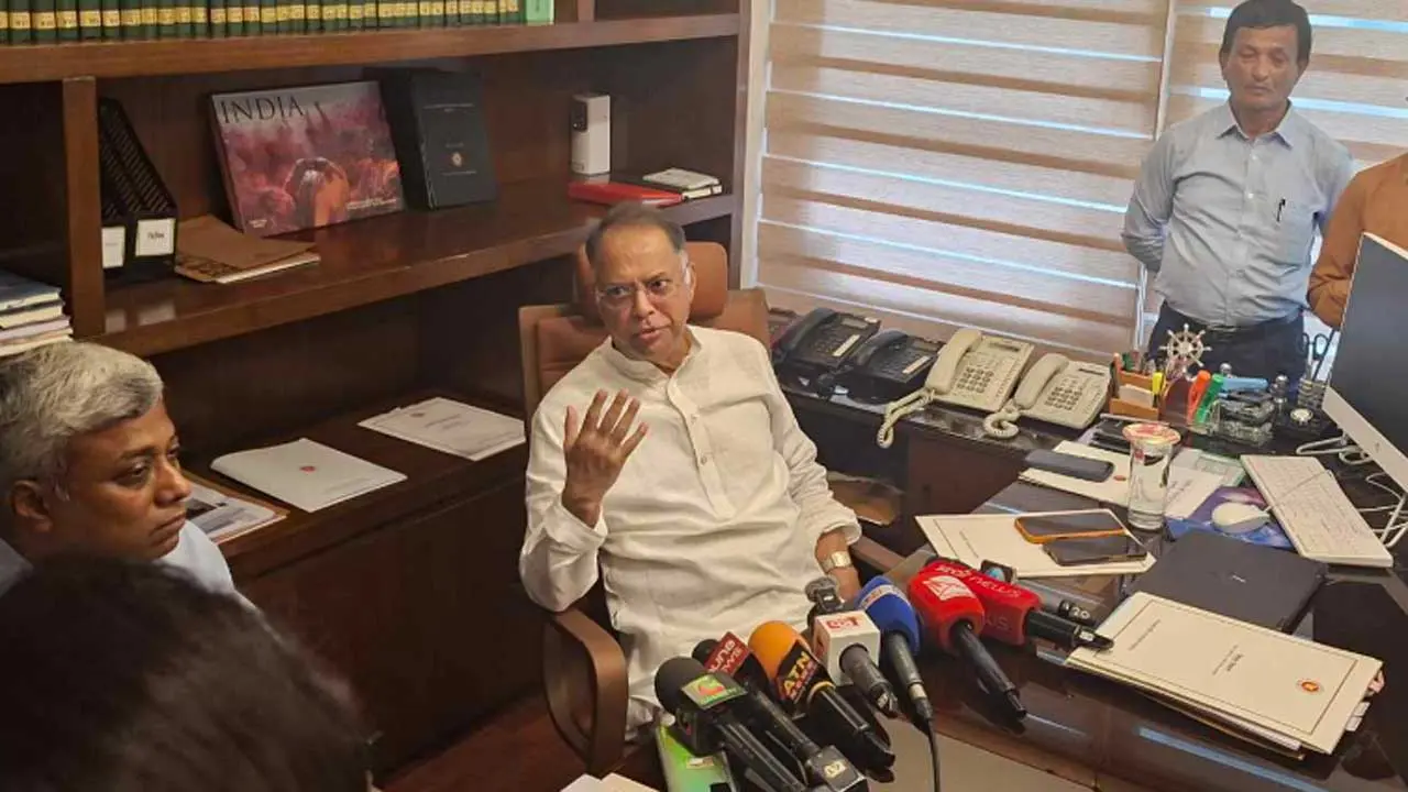 তেলের পর্যাপ্ত মজুত রয়েছে, বিক্রি বেড়ে যাওয়ায় সংকট তৈরি হয়েছে: জ্বালানি মন্ত্রী