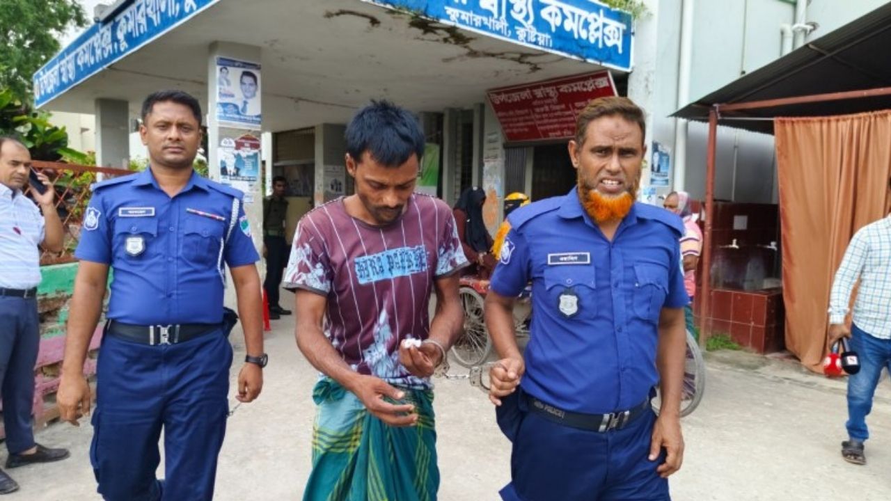 মুরগি চুরির অভিযোগে আটক, হাজতে লুঙ্গি ছিঁড়ে আত্মহত্যার চেষ্টা
