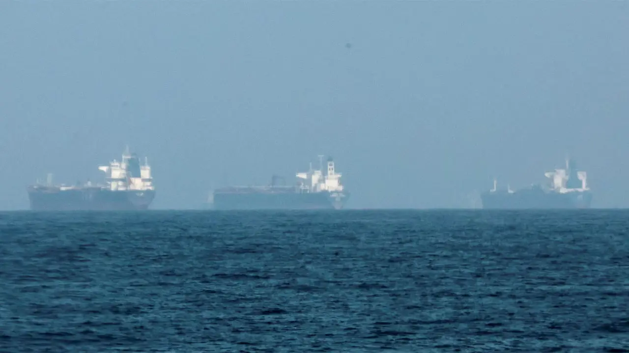 ইরানের ৩ ট্যাংকার জাহাজ জব্দ করল মার্কিন বাহিনী