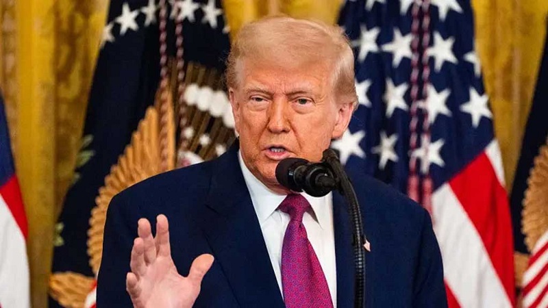 ইরানের জ্বালানি তেল ও খারগ দ্বীপের নিয়ন্ত্রণ নিতে চাই: ট্রাম্প