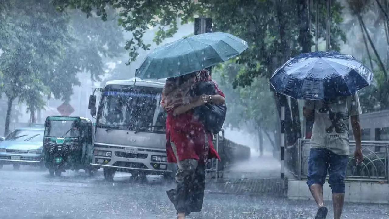 দেশজুড়ে টানা বৃষ্টির আভাস