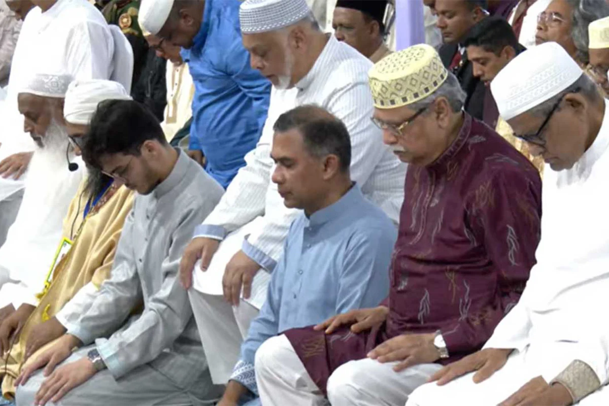 জাতীয় ঈদগাহে ঈদের নামাজ পড়লেন রাষ্ট্রপতি ও প্রধানমন্ত্রী