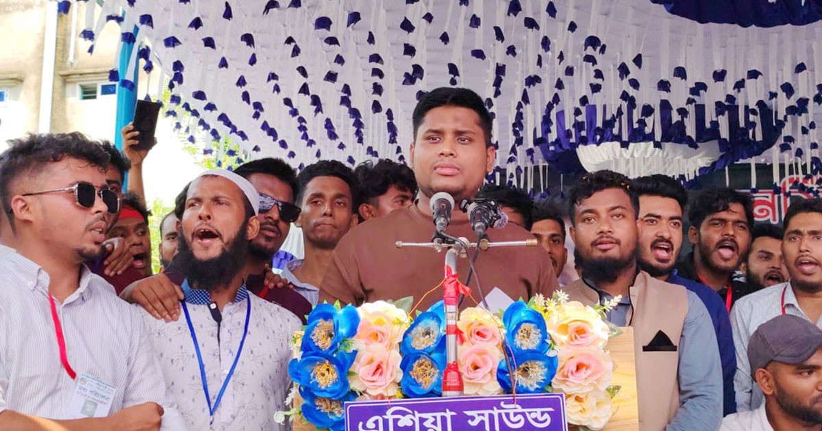 এভাবে চলতে থাকলে সরকারের প্রতি মানুষের আস্থা থাকবে না: হাসনাত