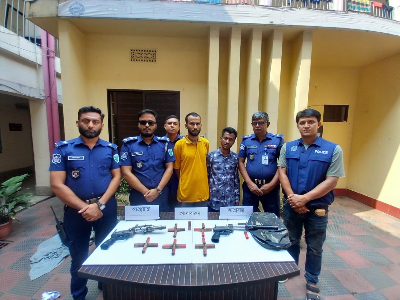 মৌলভীবাজারে আগ্নেয়াস্ত্র পাইপগান ও কুখ্যাত ডাকাত রুবেল সহ গ্রেফতার ৩