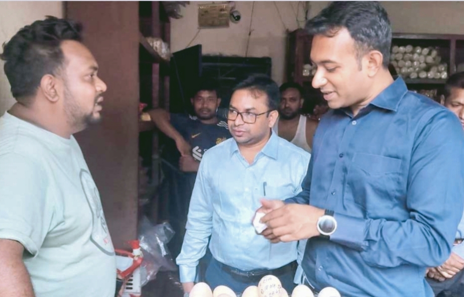 কেকে হ্যাচিং ডিম, বেকারিকে ২ লাখ টাকা জরিমানা