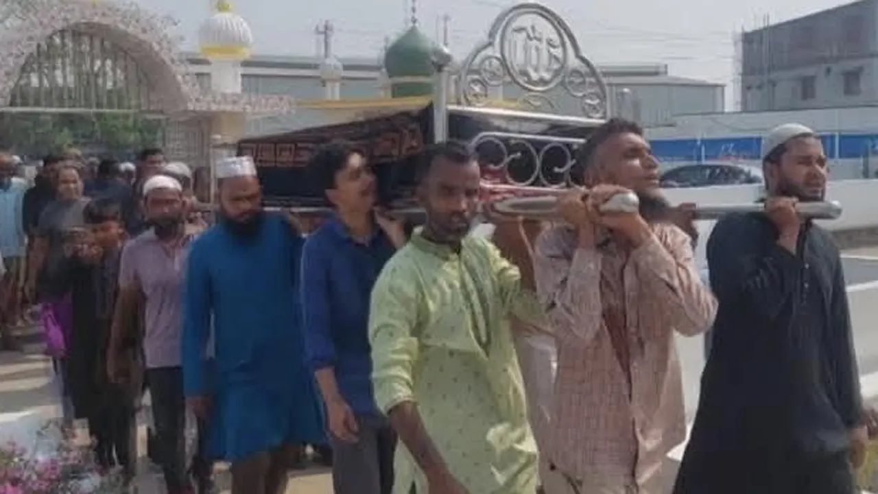 পদ্মা নদীতে বাসডুবি: কুষ্টিয়ার ৪ জনের মধ্যে ৩ জনের দাফন সম্পন্ন