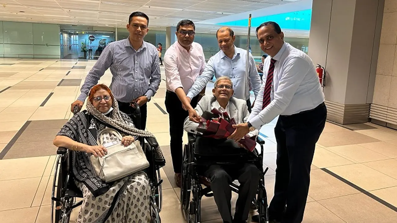 সিঙ্গাপুরে চিকিৎসা নিতে সস্ত্রীক গেলেন মির্জা ফখরুল