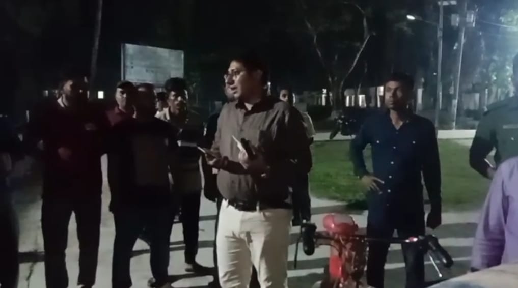 নড়াইলে বেশি লাভের আশায় ডিজেল মজুত: দুই ব্যবসায়ীকে জরিমানা