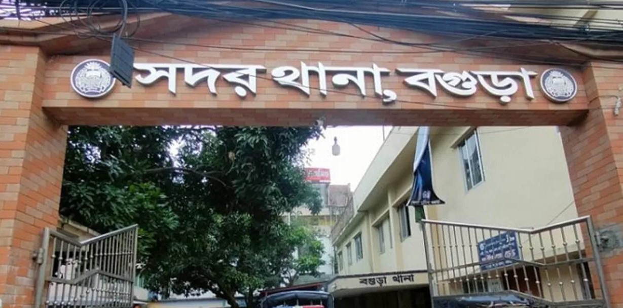 ভোটের মাঝেই প্রার্থীকে তুলে নিয়ে পিটুনি