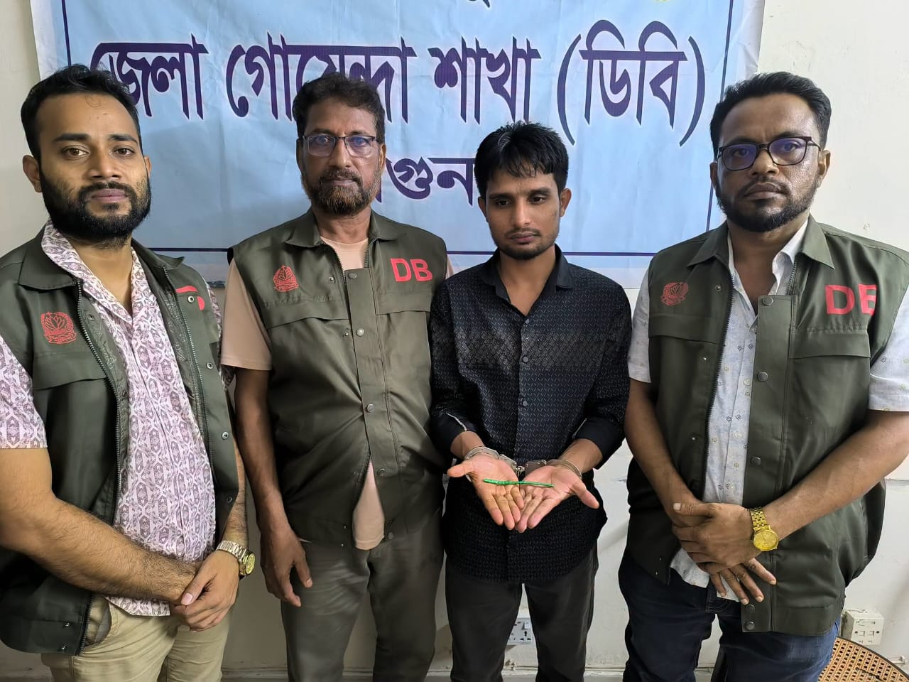 বরগুনায় ইয়াবাসহ গেজেটভুক্ত ‘জুলাই যোদ্ধা’ গ্রেপ্তার