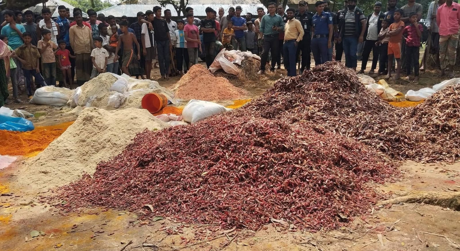 গাইবান্ধায় ভেজাল মিশ্রিত গুড়া হলুদের কারখানায় অভিযান, জরিমানা ১ লাখ ৫০ হাজার টাকা