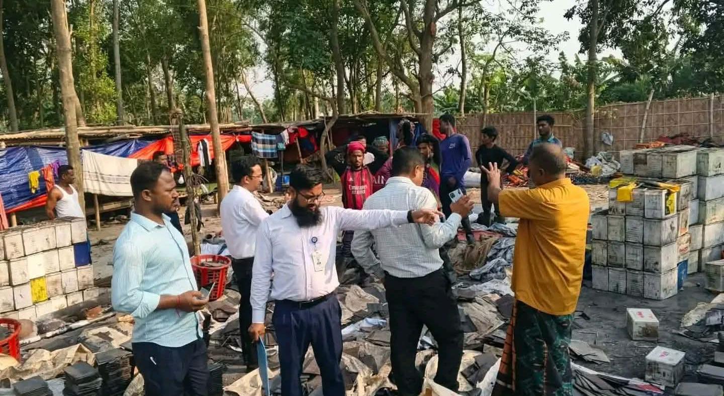 ব্যাটারি পুড়িয়ে পরিবেশ দূষণ, জীবননগরে জরিমানা ৫০ হাজার