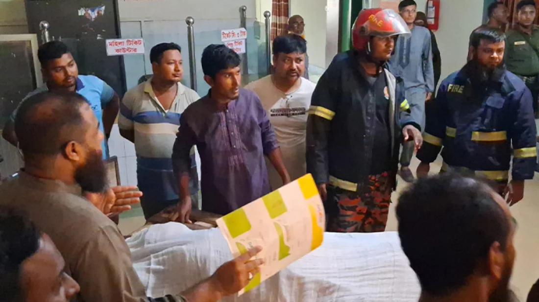 বিরামপুরে ট্রাকের চাকায় পিষ্ট হয়ে এক নারী নিহত