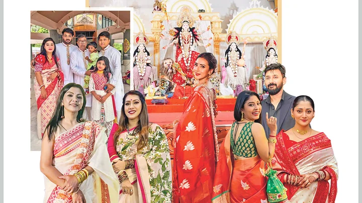 দুর্গোৎসবে তারকারা