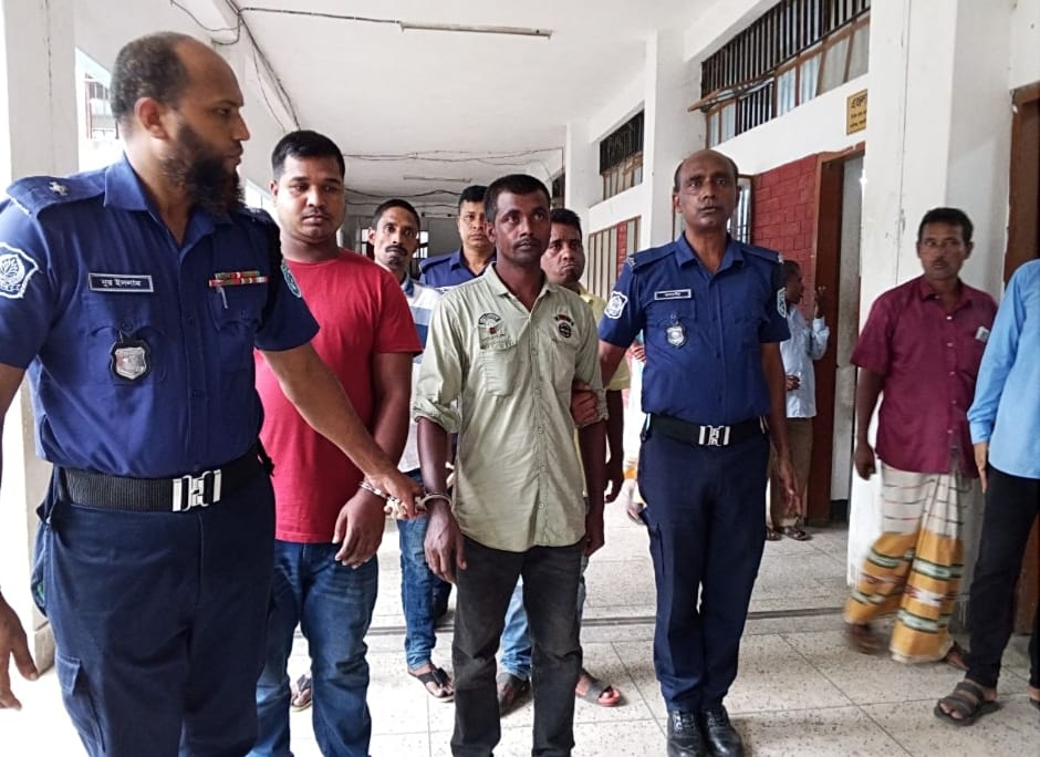 লালমনিরহাটে ৯৮ বোতল ফেনসিডিলসহ চার মাদক কারবারির ১০ বছর কারাদণ্ড