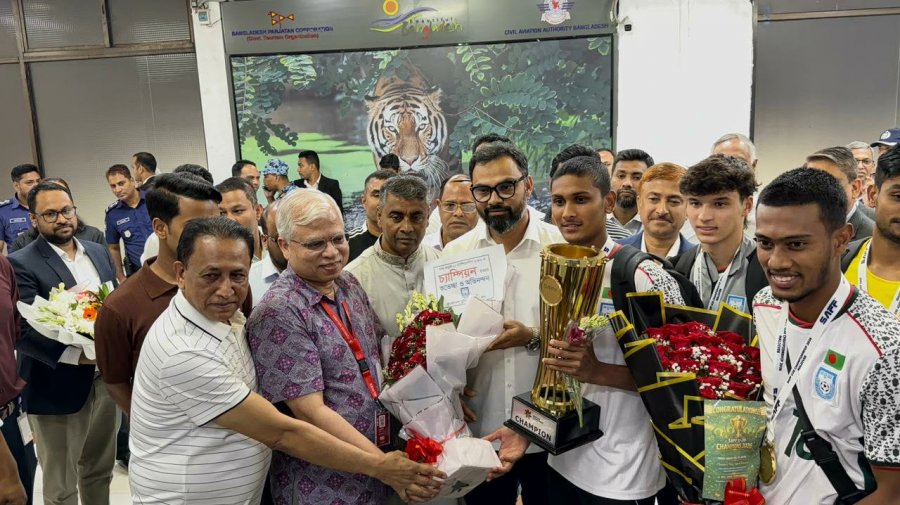 হাতিরঝিলের পথে সাফজয়ী যুবারা