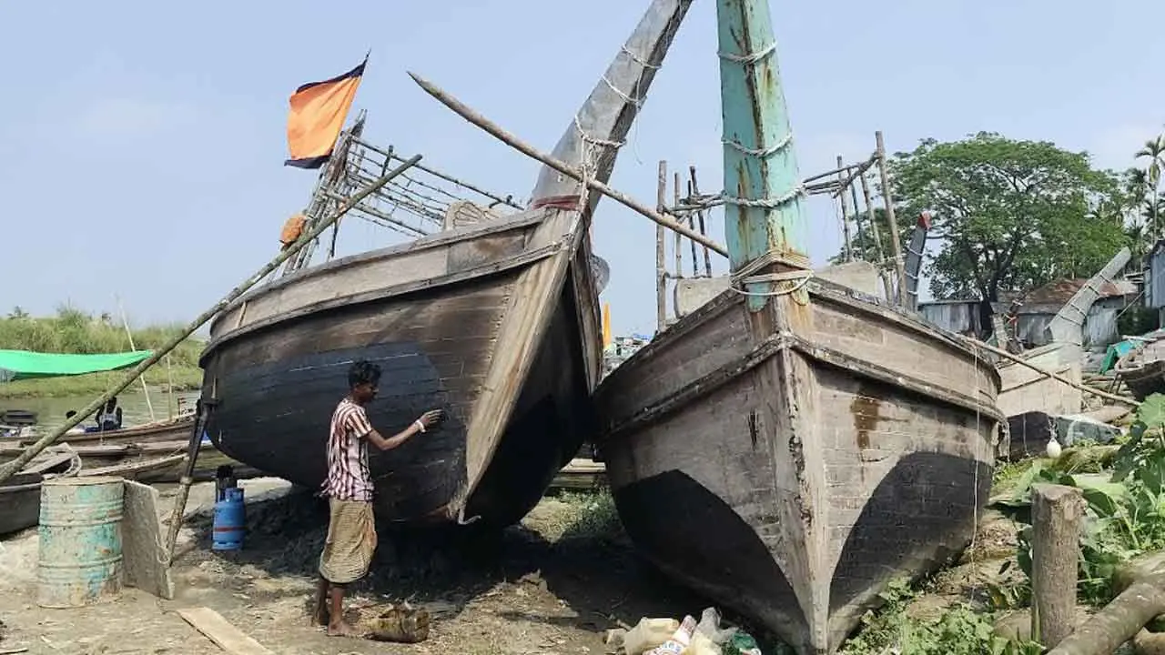 বঙ্গোপসাগরে মাছ ধরায় ৫৮ দিনের নিষেধাজ্ঞা