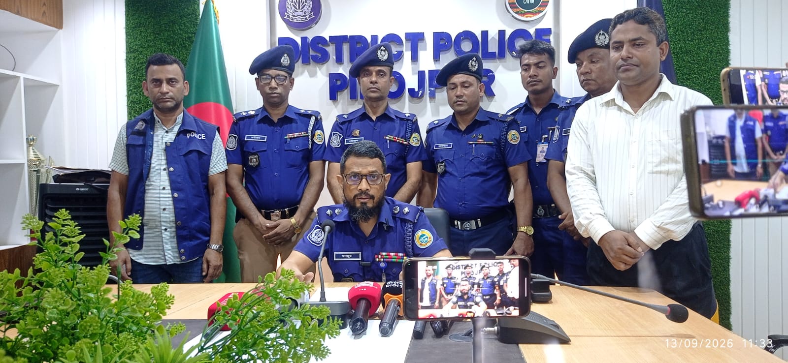 পিরোজপুরে ৩০ গ্রাম আইস ও ৪০০ পিস ইয়াবা ট্যাবলেটসহ মাদক ব্যবসায়ি গ্রেপ্তার