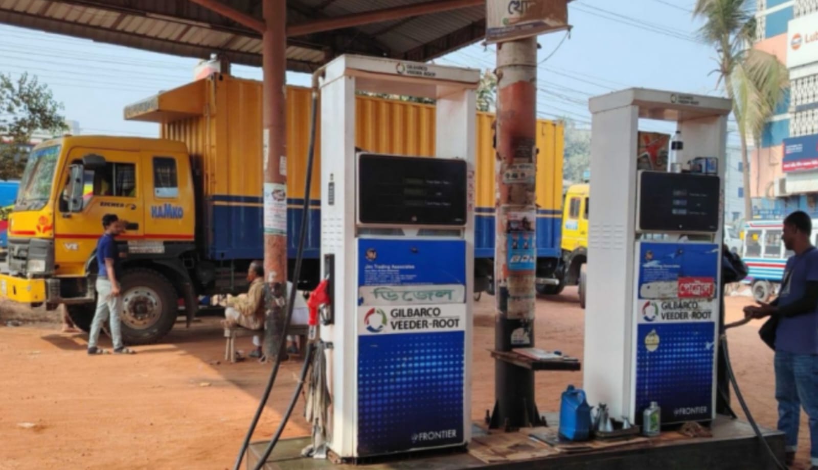 জ্বালানি সরবরাহে নজরদারি: বরিশালের ২৯ পাম্পে ট্যাগ অফিসার নিয়োগ