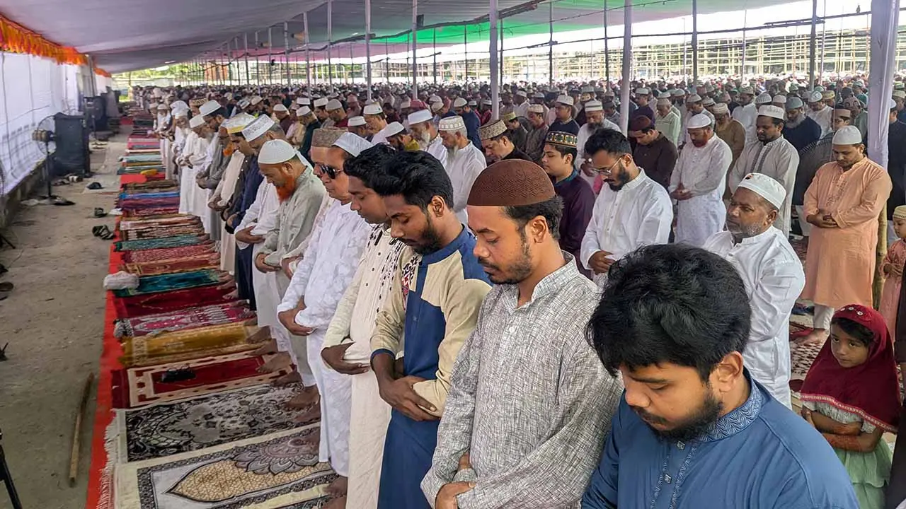 রংপুরে ঈদুল আজহার প্রধান জামাত অনুষ্ঠিত