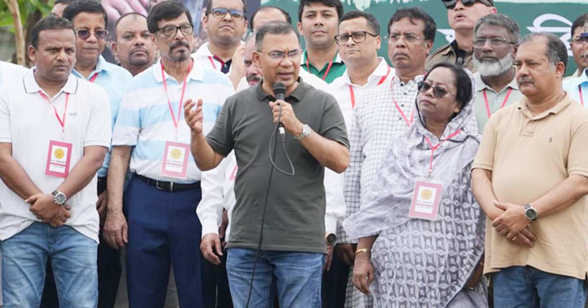 আসুন মিলেমিশে দেশের জন্য কাজ করি: প্রধানমন্ত্রী