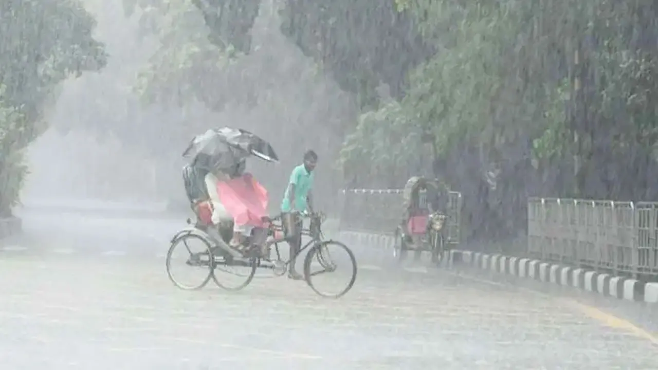 ঢাকাসহ ৪ বিভাগে ভারী বর্ষণের আভাস