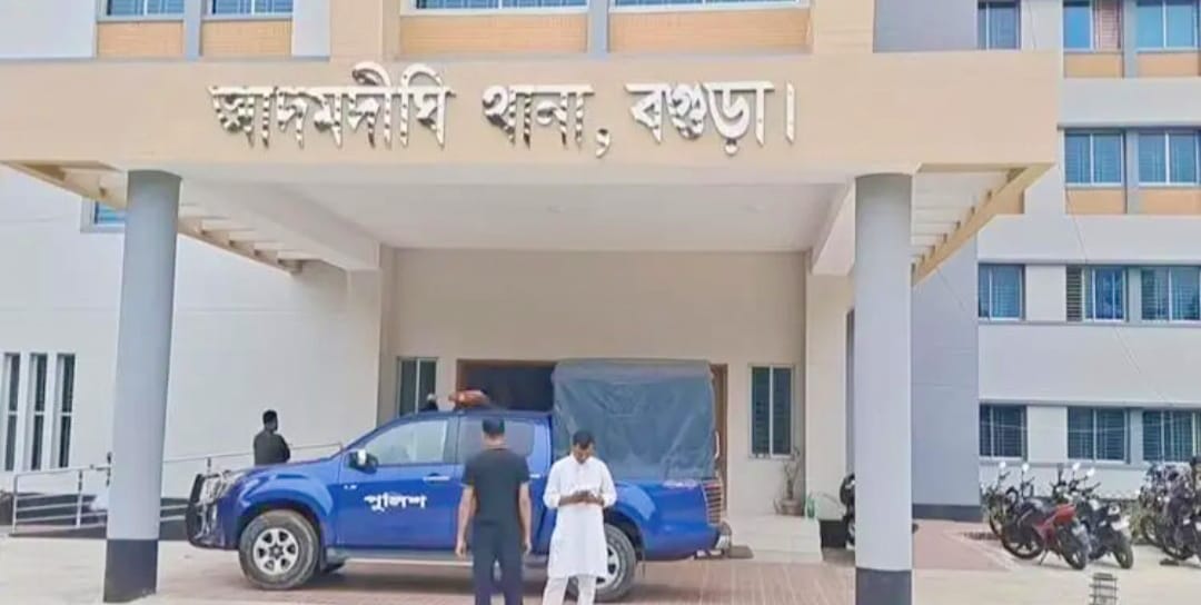 খুলনায় স্কুল ছুটির পর ছাত্রীকে  আটকে রাখার অভিযোগ