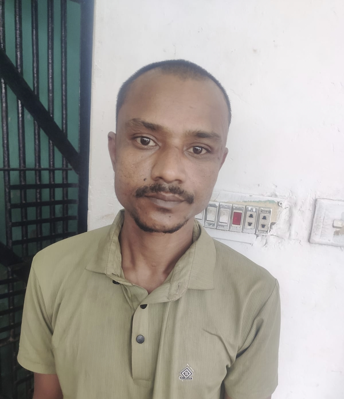 ধামরাইয়ে মেয়েকে ধর্ষণের অভিযোগ, সৎ বাবা গ্রেফতার