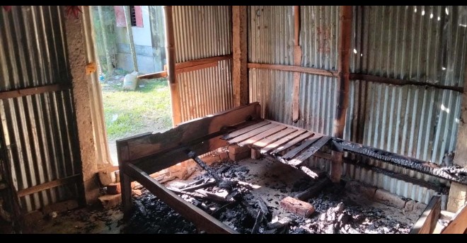গাইবান্ধায় মামলায় সাক্ষ্য প্রদান করায় হত্যার হুমকি, বাড়িঘরে অগ্নিসংযোগের অভিযোগ