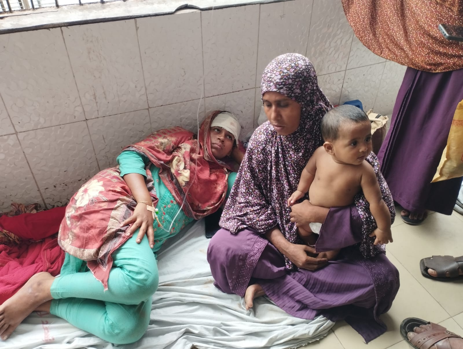 নড়াইলে জামিনে মুক্ত হয়েই ভুক্তভোগী পরিবারের ওপর হামলার অভিযোগ, আহত ২