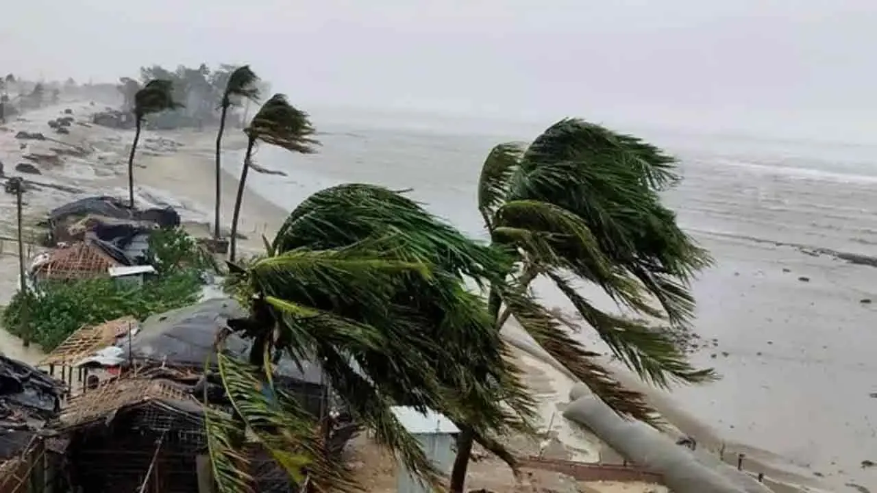 বিভিন্ন অঞ্চলে ঝড়ের পূর্বাভাস, নৌ হুঁশিয়ারি সংকেত