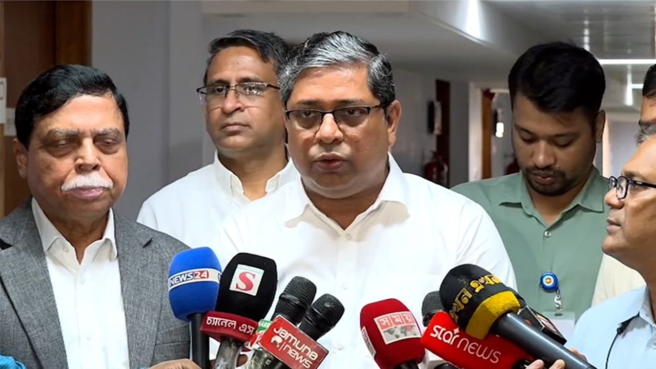 সরকারের সঙ্গে আলোচনা ছাড়াই ইউপি নির্বাচনের তারিখ ঘোষণা করেছে ইসি