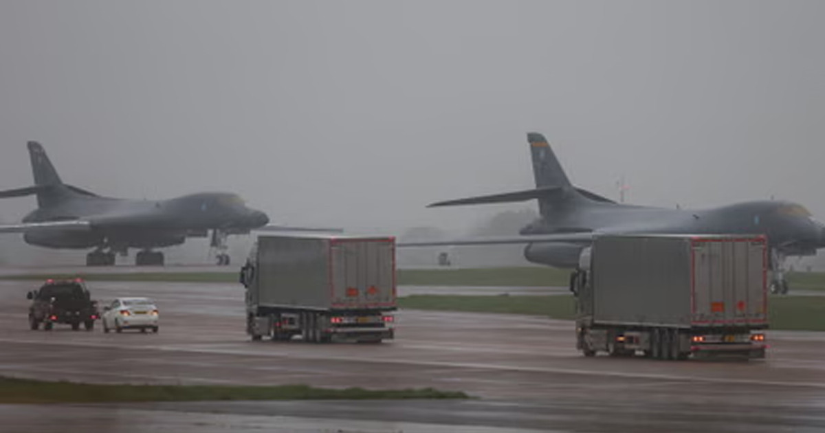 যুক্তরাজ্যের আরএএফ ফেয়ারফোর্ড বিমানঘাঁটিতে আগুন, তদন্ত চলছে