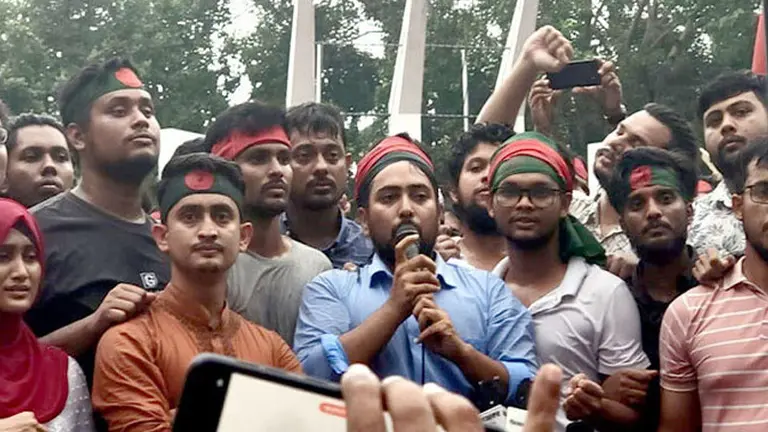 শহীদ মিনার থেকে সরকার পতনে এক দফা ঘোষণা
