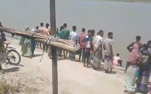 গাইবান্ধায় ব্রহ্মপুত্র নদে নৌকা ডুবি : নিখোঁজ ১