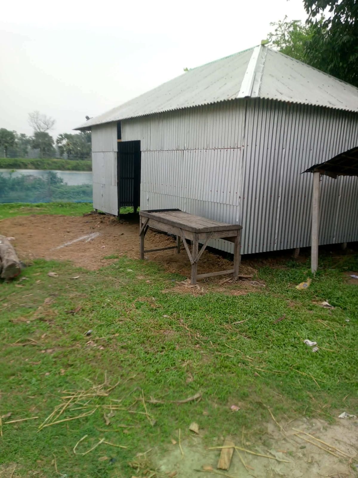 সিংড়ায় খেলার মাঠ দখল করে ঘর নির্মাণ