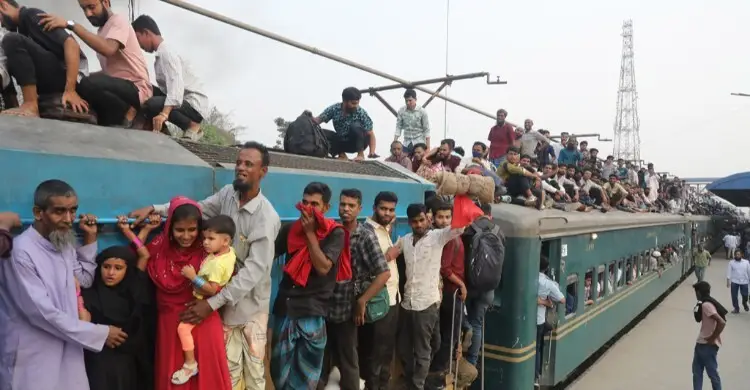 ঈদযাত্রায় বিশেষ ট্রেনের সংখ্যা বাড়লো না, ভোগান্তির আশঙ্কা