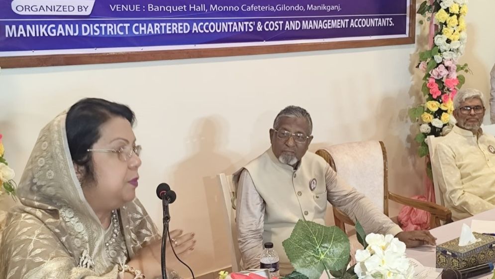 বিমান মন্ত্রণালয়ে সিন্ডিকেট দূর করতে চেষ্টা চলছ: আফরোজা খানম