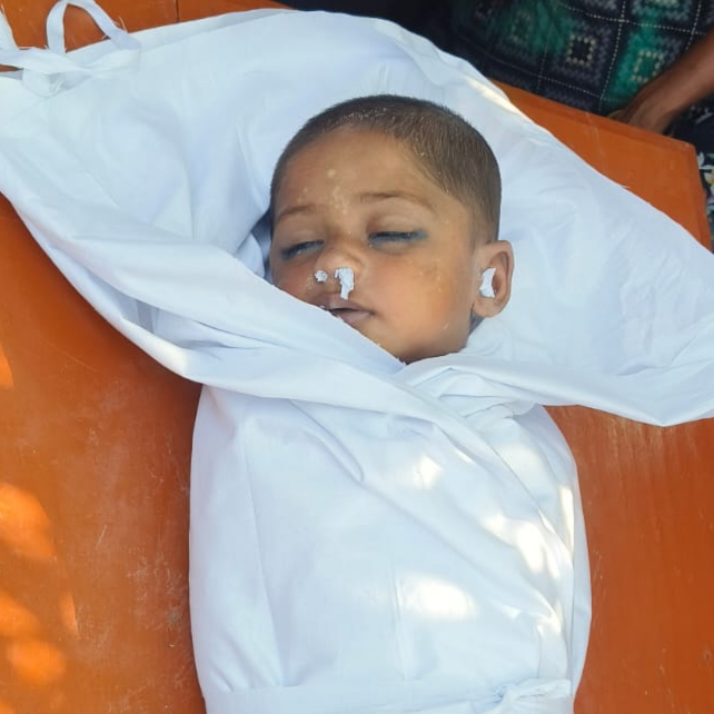 জীবননগরে ঘুমন্ত অবস্থায় দুধ পান করানোর সময় শ্বাসনালী আটকে ৯ মাস বয়সী শিশুর মৃত্যু